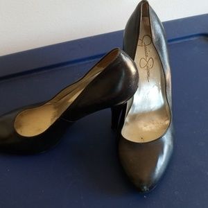 Jessica Simpson black pumps